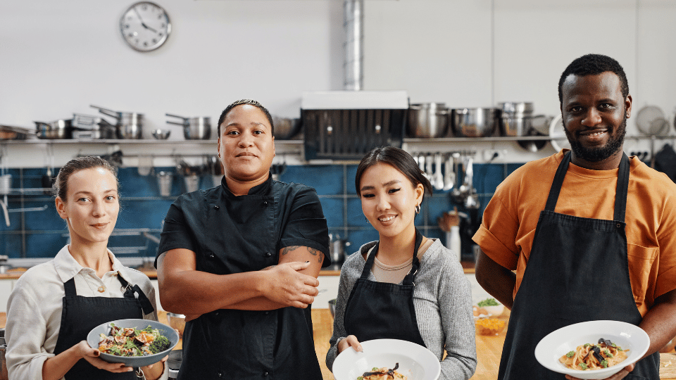 Bếp Không Còn Hỗn Loạn”: Cách AI Biến BOH Thành Cỗ Máy Vận Hành Hoàn Hảo